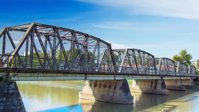 Khua Lek (Iron Bridge)