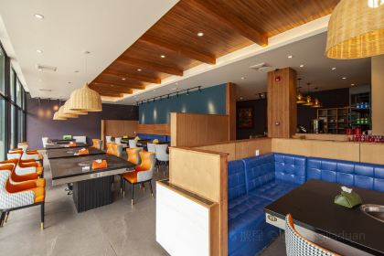 嘎尔庄园·星空之城·坐望雪山休闲餐吧