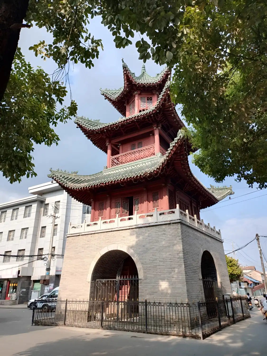 Hotels near Chenggu Bell Tower