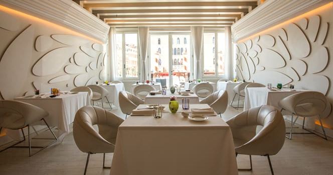 Antinoo's Lounge & Restaurant