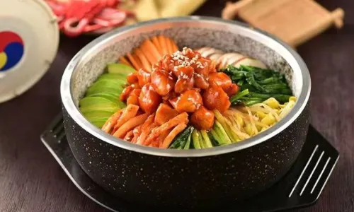 Hanshiguan Korean Noodles with Fried Sauce & Bibimbap