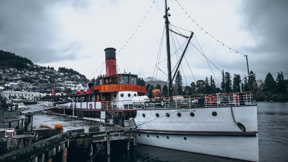 Тур по Новой Зеландии: Квинстаун, пароход TSS Earnslaw, экскурсия на ферму Уолтер-Пик с обедом или ужином и верховой ездой