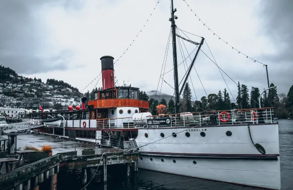 新西蘭旅遊皇后鎮TSS恩斯羅號蒸汽船至華特峰農場遊午晚餐騎馬
