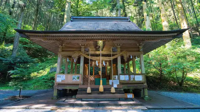 Kamishikimi Kumanoza Shrine