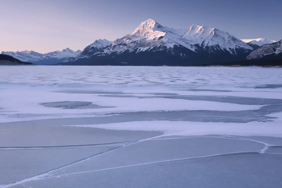 Hotels near Abraham Lake