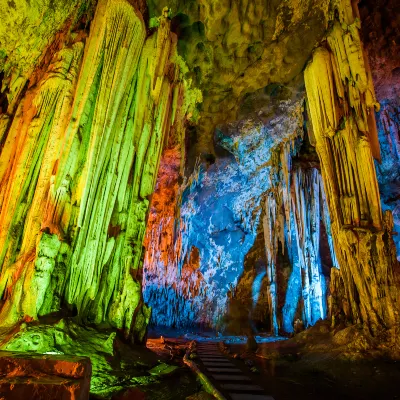 Отели рядом со станцией Хэчжоу жд вокзал