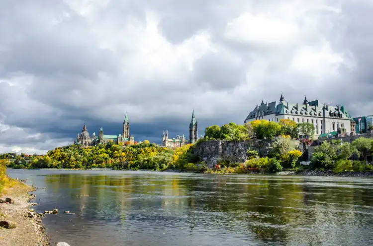 Hotels near Intercontinental Plaza