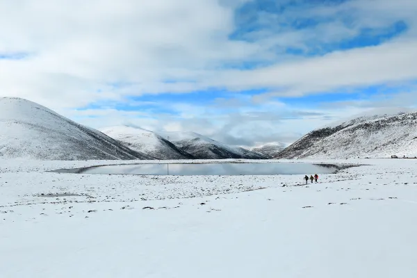 Xiaqi Youth Hostel (Daocheng Yading Scenic Area)