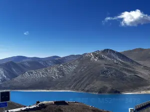 西藏羊湖荒地星空營地