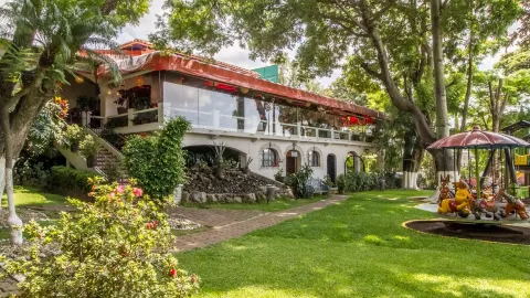 Carlitos Grill & Garden in 庫埃納瓦卡