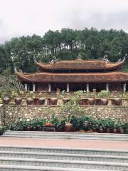 Dia Tang Phí Lai Pagoda