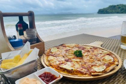 Andalay Beach Bar & Cafe’