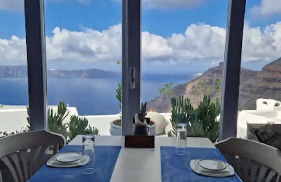 Mama Thira Tavern