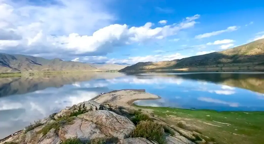Hotels near Yileimu Lake