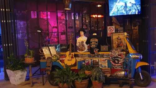 El Toro Loco Live Bar