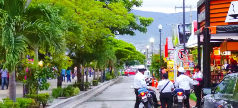 Hotels near Plaza Bonampak
