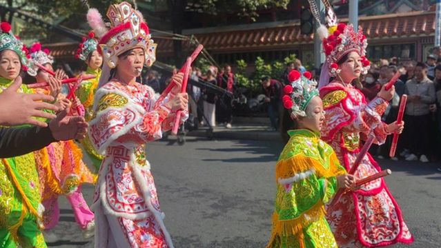Yixing Sheng Yingge Dance