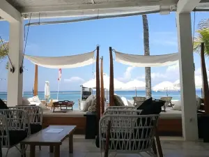 Ohana's Beach Club