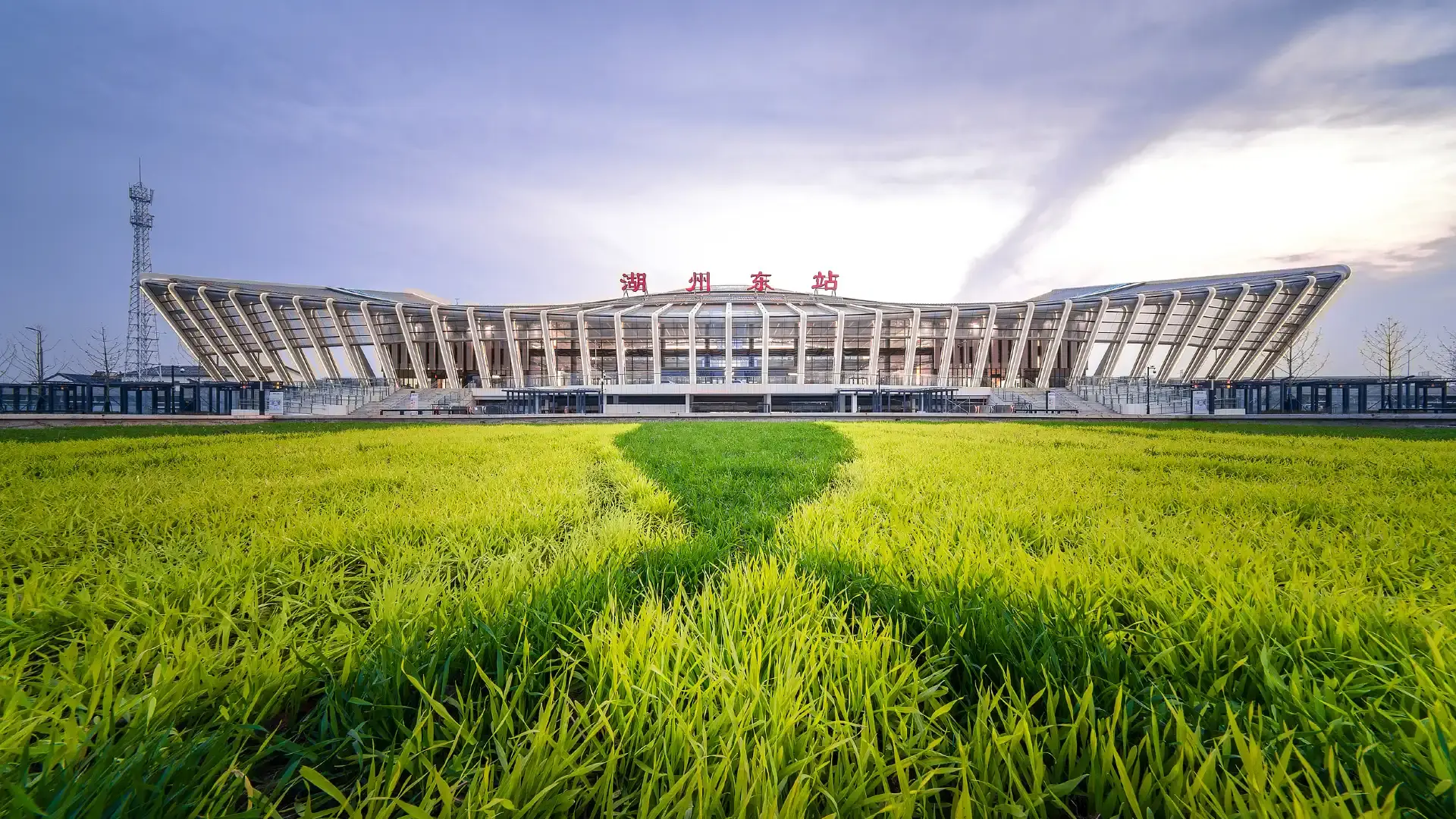 Hotels near Huzhoudong Railway Station