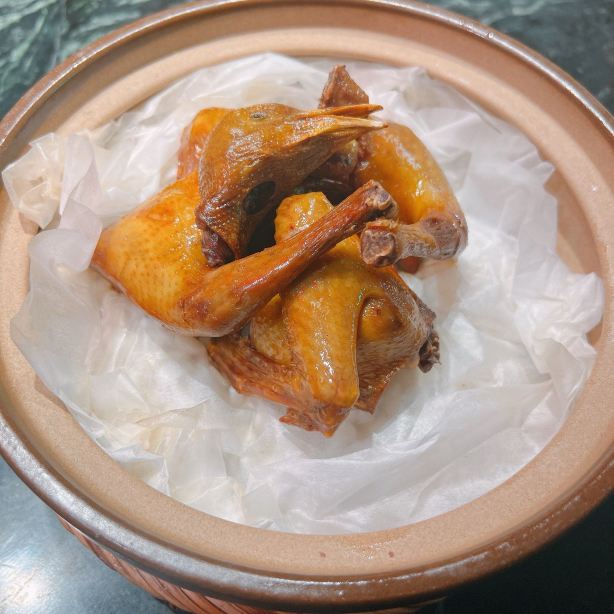 传统盐焗鸽皇