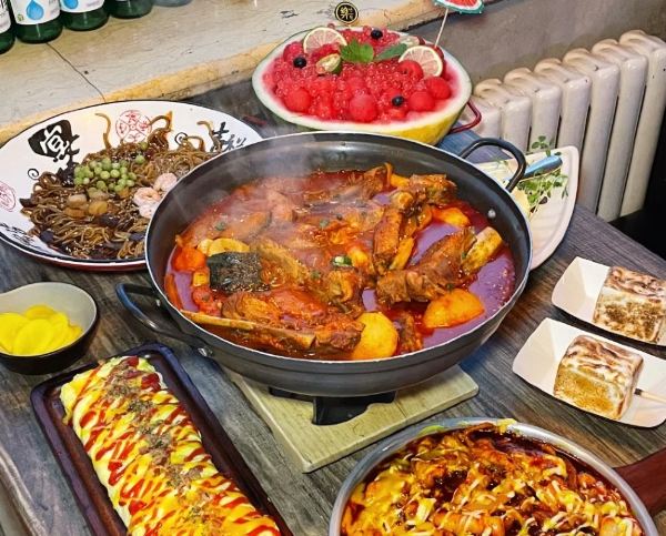 LE YUAN YE SHI CHANG