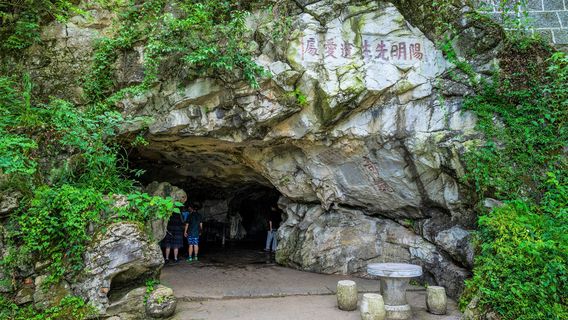 Yangming Cave