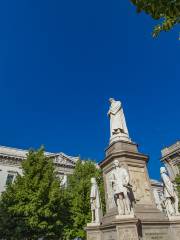 Statue Léonardo da Vinci