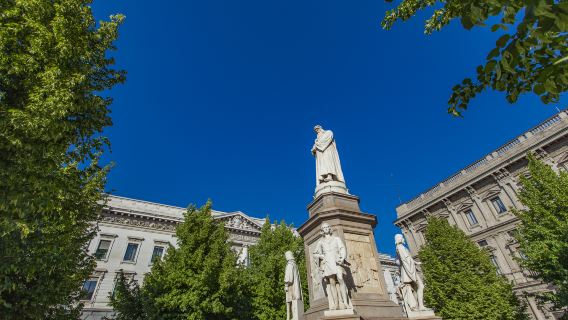 Istana Sforza + Muzium Katedral Milan + lawatan sehari Katedral Milan