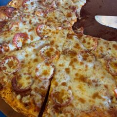 Straw Hat Pizza User Photo
