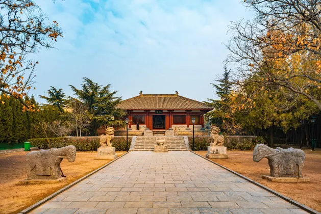 Hotel di Zhengzhou Dengan Tempat Parkir