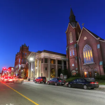 鄰近First Baptist Church of Keene的酒店