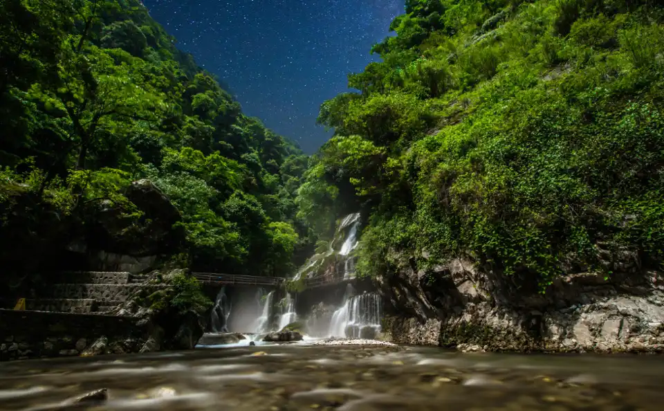 4_Luoji Ninety-Nine Miles Hot Spring Waterfall Scenic Area