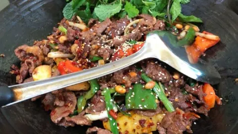 清真火塘牛肉(沿河东路店) in Bijie