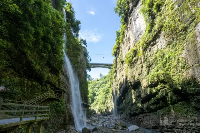 Enshi Tujia and Miao Autonomous Prefecture Hiking
