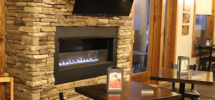 Lakeside Resort & 3812 Bistro
