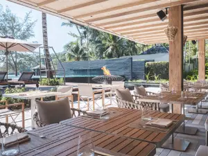 Breeze Bar - Anantara Layan Phuket Resort