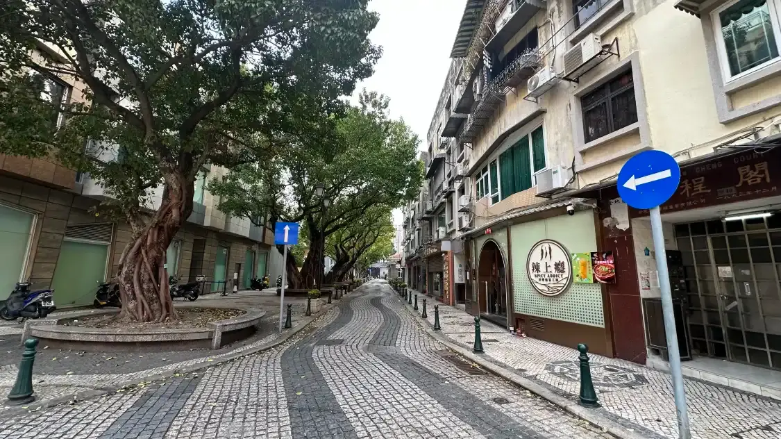 Hotels near Carmel Garden