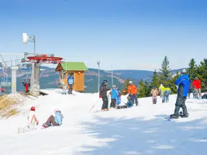 Skicentrum Deštné in the Eagle Mountains