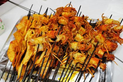 马克力木手抓炕锅烤羊肉(盐湖一小区店)