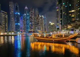 杜拜河遊船夜遊