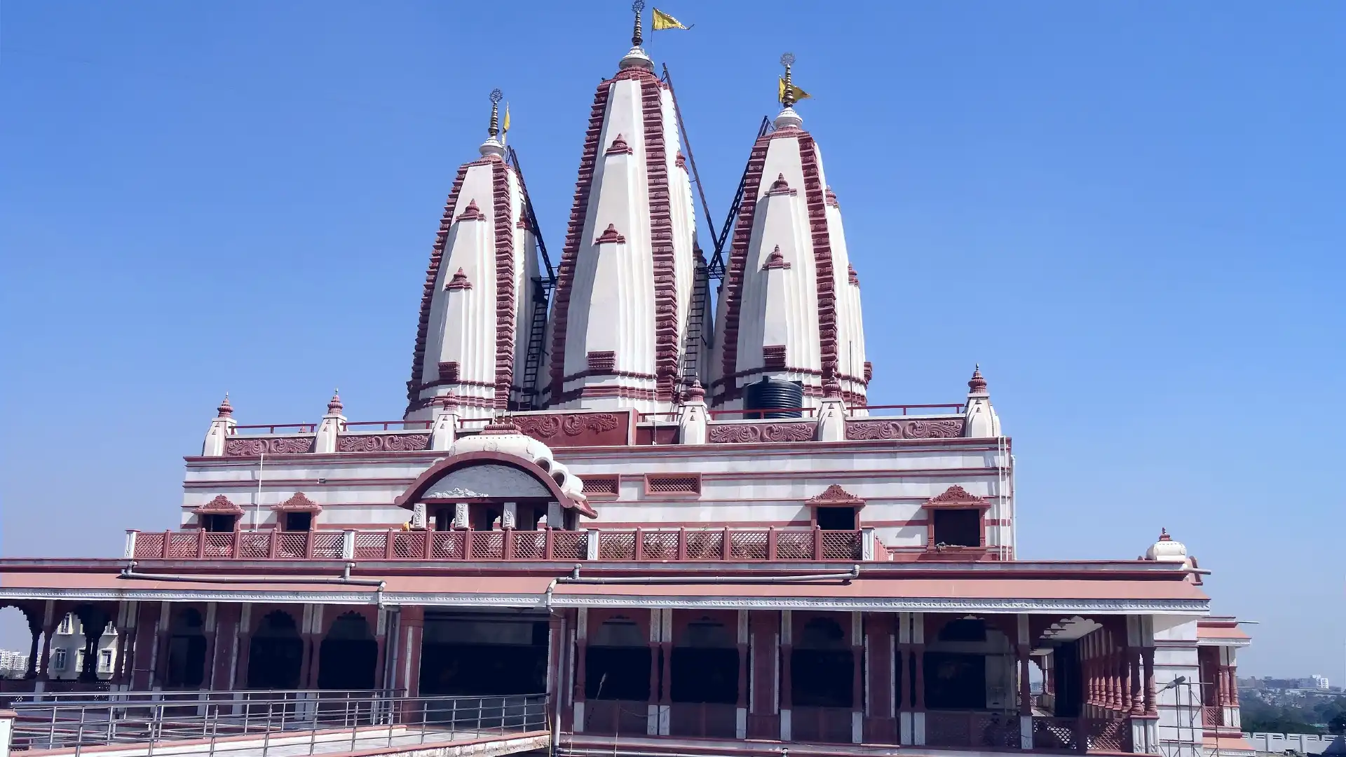 ISKCON NVCC Temple附近的飯店