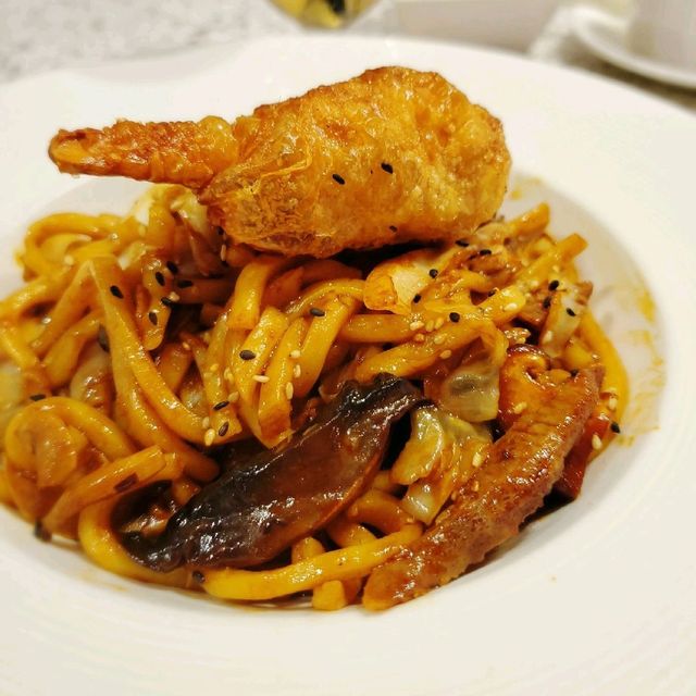 紫白色為主素食餐廳