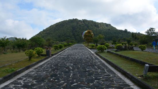 腾冲火山群是我国西南最典型的第四纪火山群，是我国四大火山群之