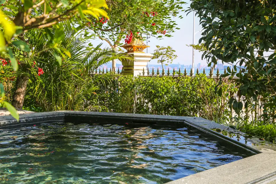 3_Royal Seaside Resort Hotel