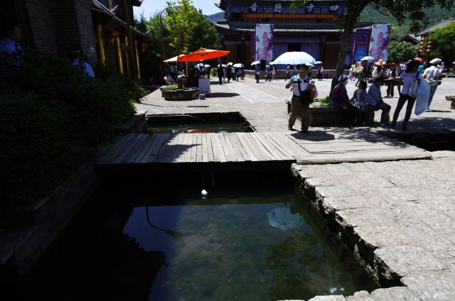 束河四方街