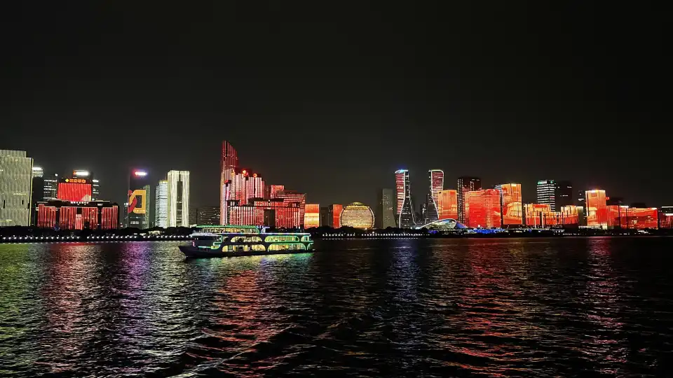 5_Qiantang River Night Cruise