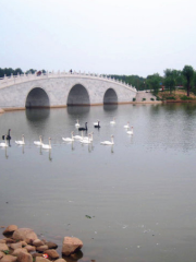 Donghu Park