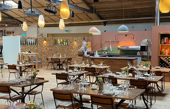 The Farm Table – Darts Farm