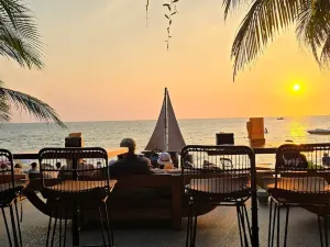 Sunset Beach Bar & Restaurant