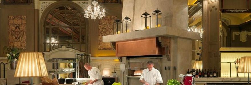 OAK Long Bar + Kitchen